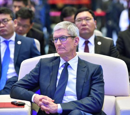 Apple throttling iphones